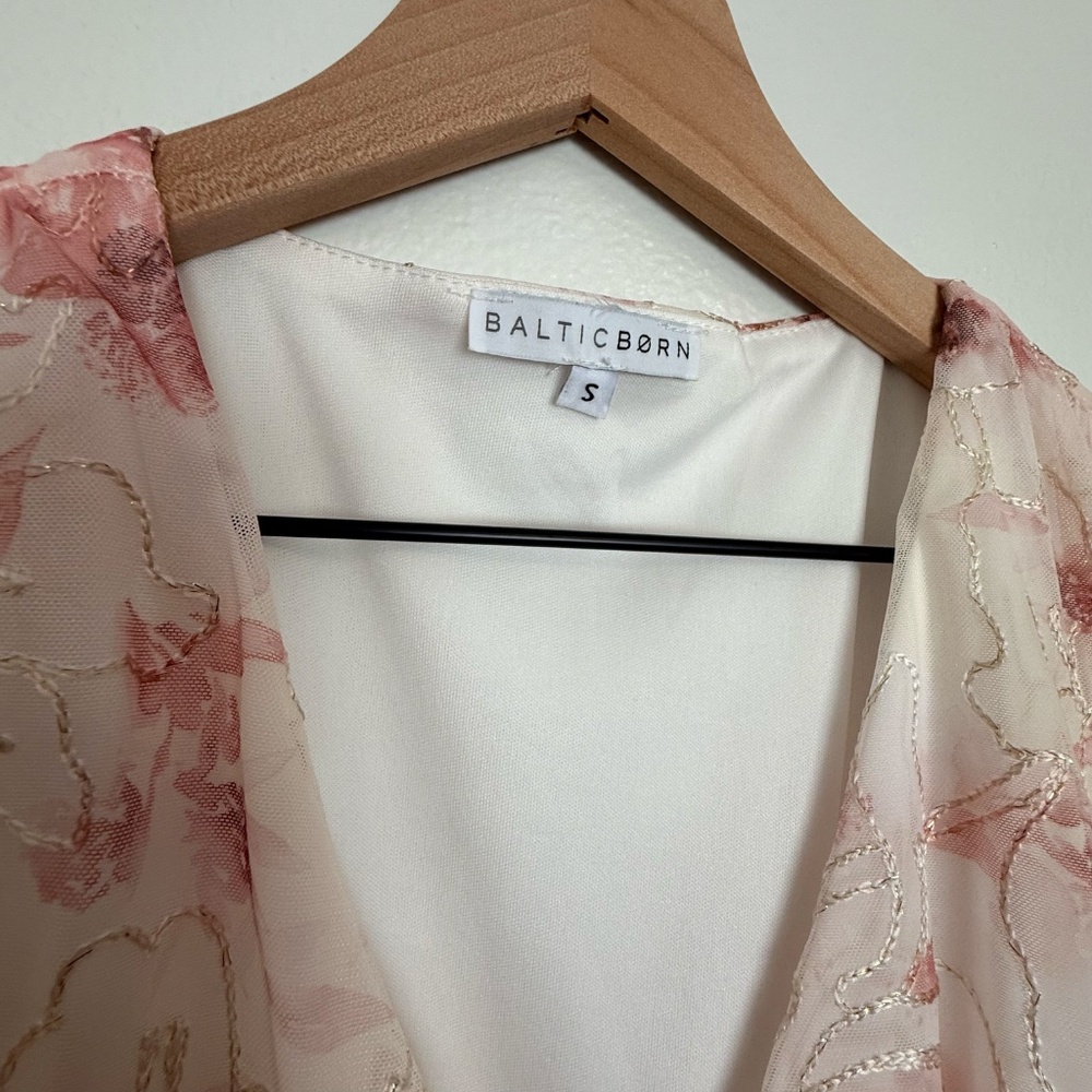 Baltic Born - Ardley Pink Floral Embroidered Puff Sleeve Maxi Dress - Small - Picture 6 of 16